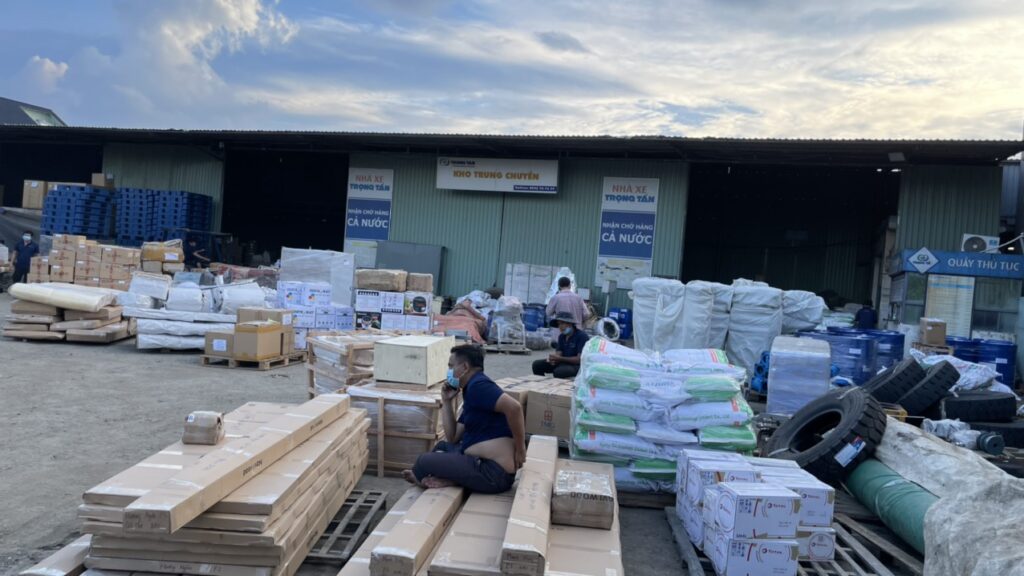 Xe tải chở hàng Vĩnh Phúc đi Quảng Nam 