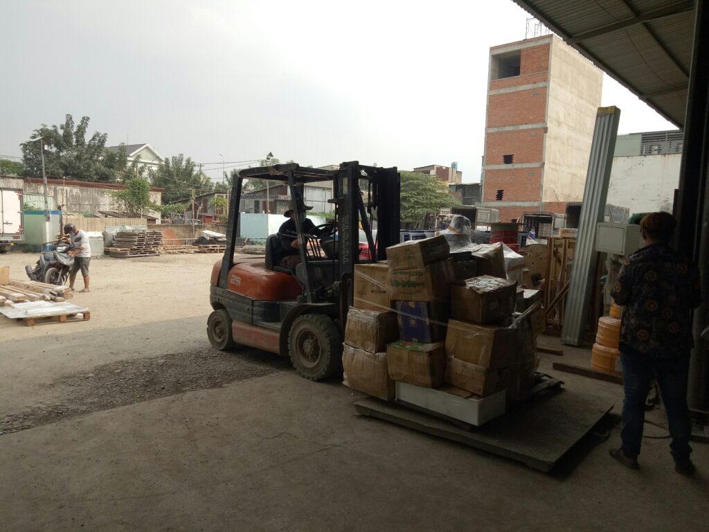 Xe tải chở hàng Vĩnh Phúc đi Bến Tre