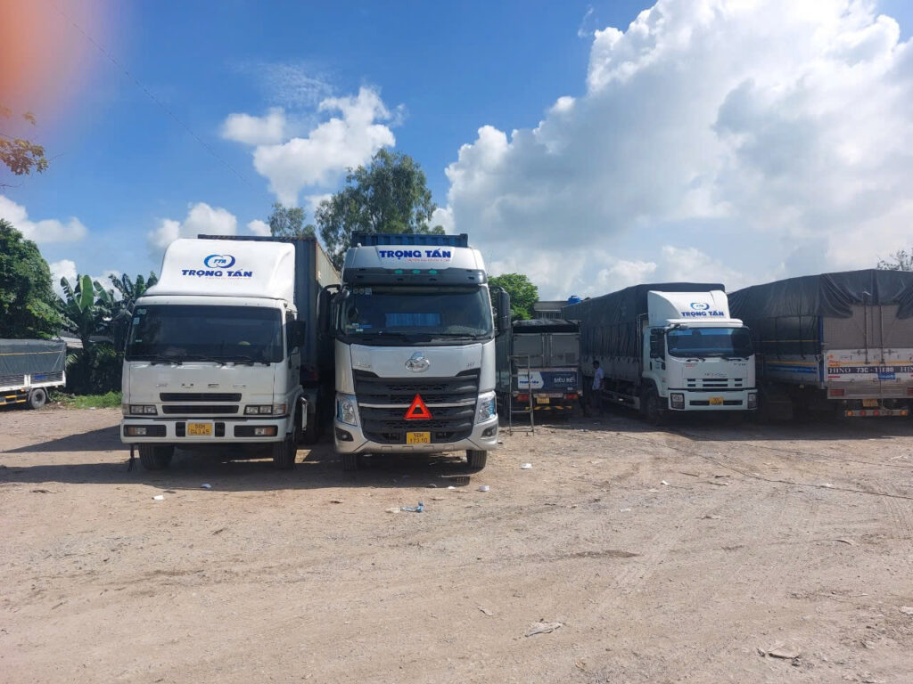 Cho thuê xe tải 20 tấn chở hàng tại Vận Tải Trọng Tấn