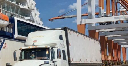 Đội xe cho thuê xe Container chở hàng Đồng Nai đi Quảng Ngãi.