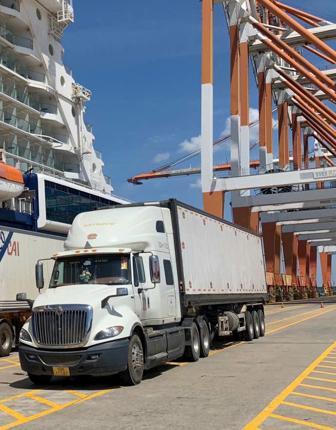 Đội xe cho thuê xe Container chở hàng Đồng Nai đi Quảng Ngãi.