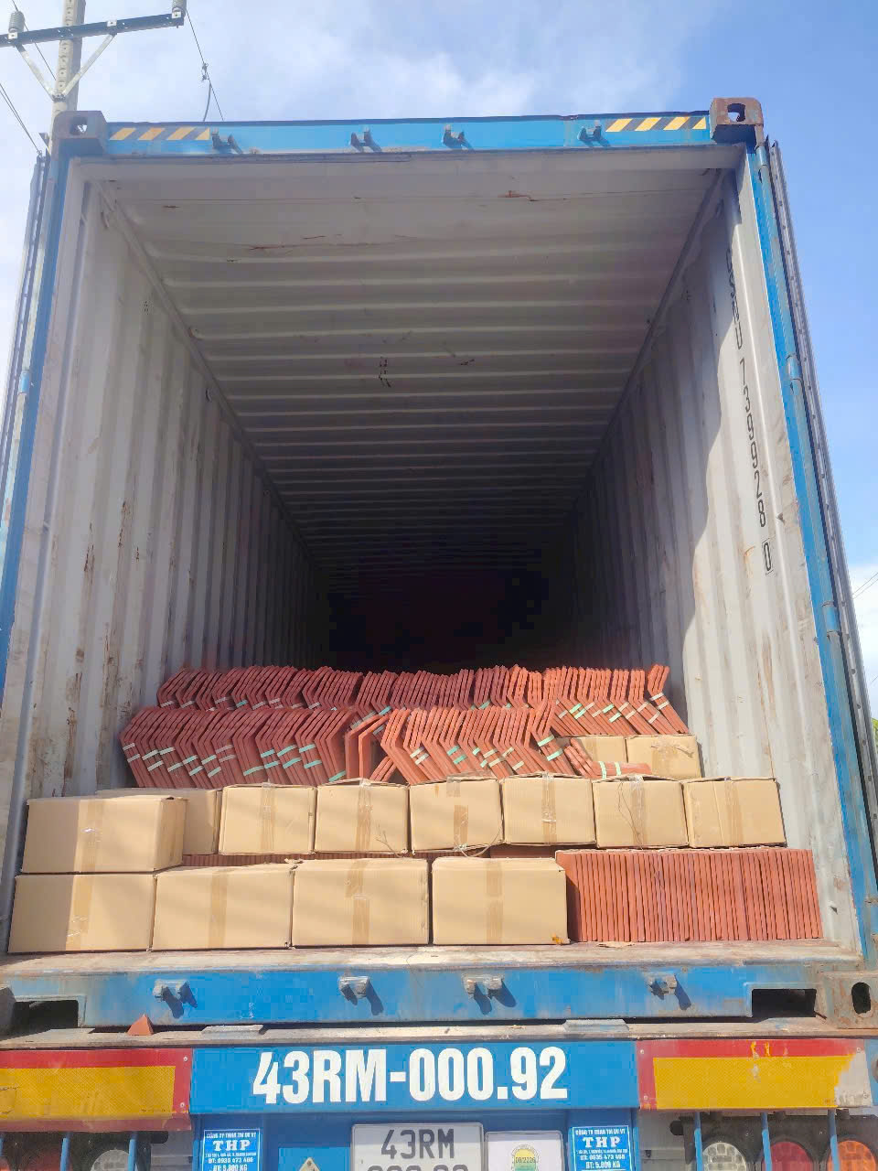 cho thuê xe Container chở hàng Hưng Yên đi Quảng Trị.