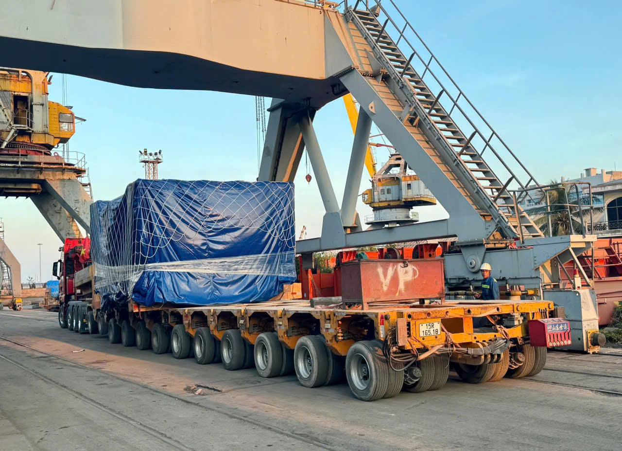 Vận chuyển hàng siêu trường siêu trọng đi Tây Ninh Container-flat-rack