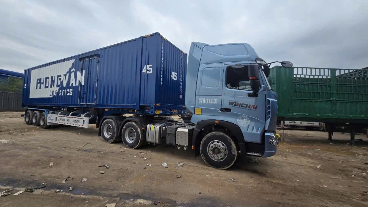 Xe đầu kéo chở hàng an toàn nhanh chóng Xe-dau-keo