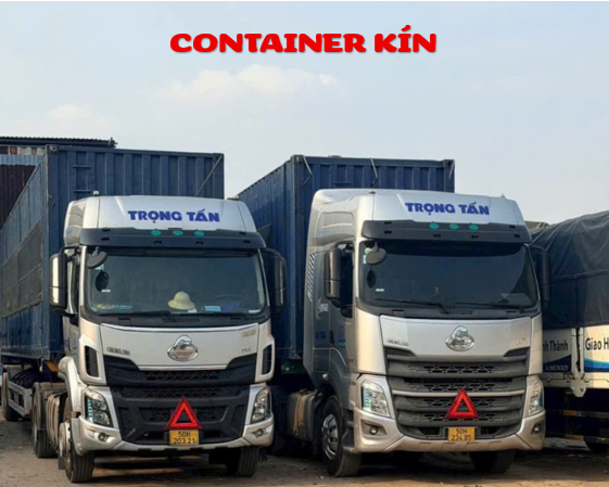 Xe đầu kéo container kín chở hàng tuyến Nam Định Bình Định cam kết niêm phong nguyên vẹn đúng hẹn, dịch vụ vận tải chuyên nghiệp uy tín hàng đầu miền Trung Xe-dau-keo-container-kin-40-feet-cho-hang-nam-dinh-di-binh-dinh