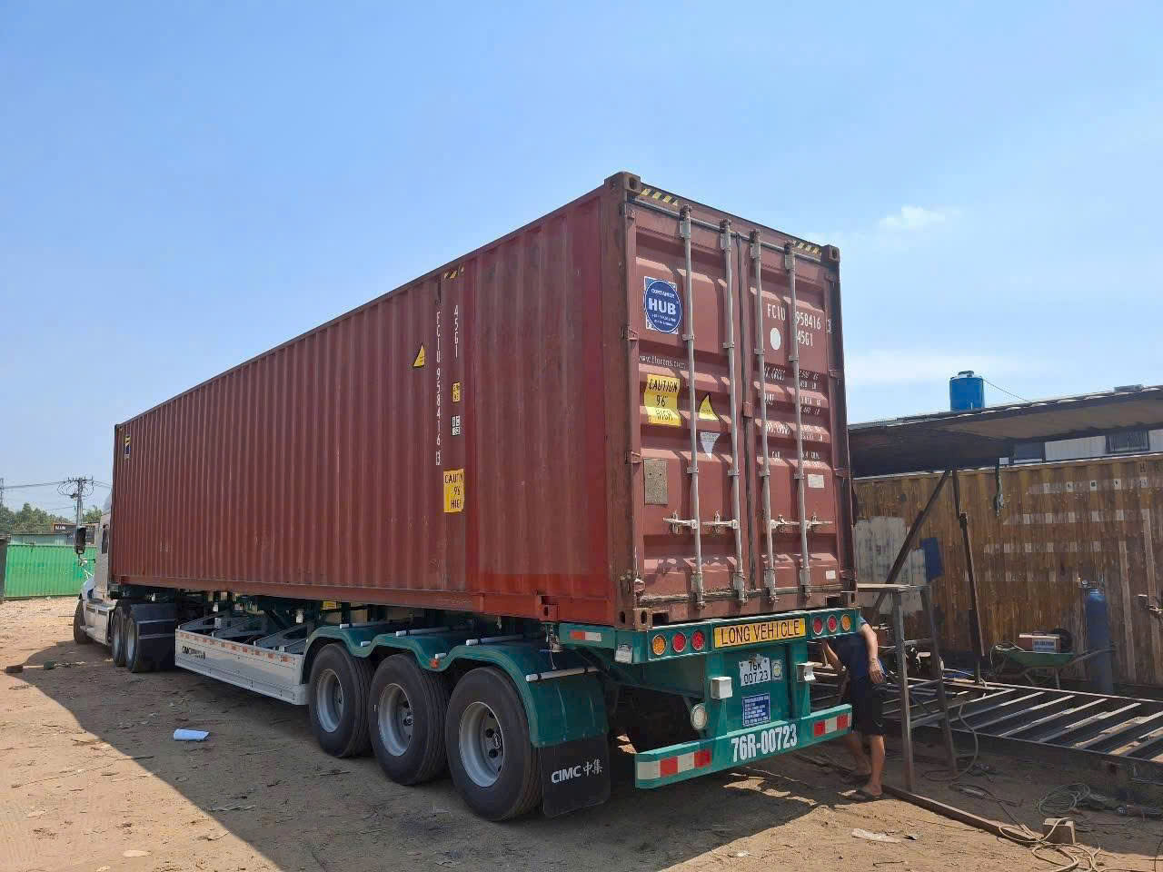 Dịch vụ cho thuê xe đầu kéo container kín 20-40 feet vận chuyển hàng hóa an toàn, đúng tiến độ từ Hà Nam đi Vũng Tàu, trọn gói, phù hợp hàng cồng kềnh và giá trị cao Container-kin