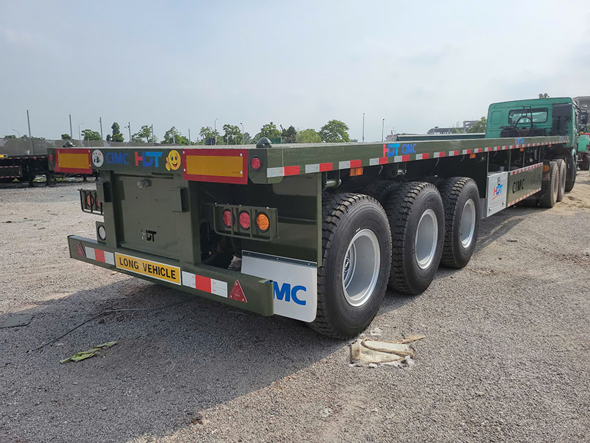 Mooc sàn 40 feet có chiều dài lớn, phù hợp vận chuyển máy móc, kết cấu thép, vật liệu xây dựng và hàng công nghiệp kích thước dài mooc-san-40-feet-chuyen-van-chuyen-hang-qua-kho