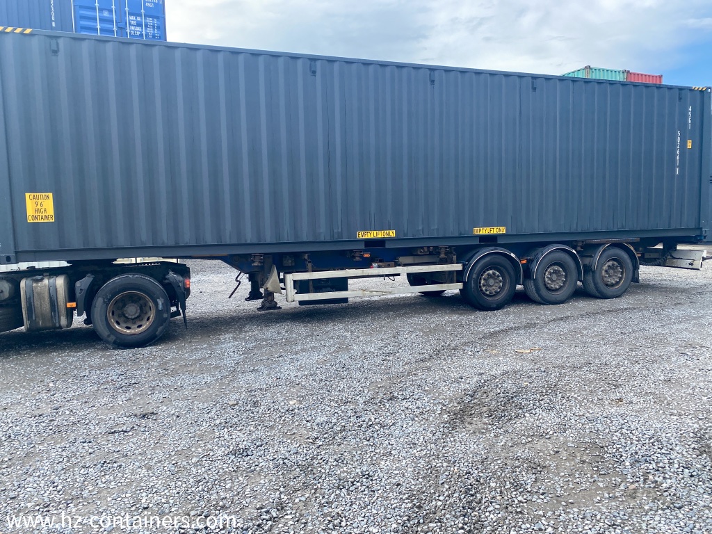Thùng xe container 40 HC thể tích 76 m3 lý tưởng chở hàng tiêu dùng đóng thùng bao bì nông nghiệp cuộn đồ gia dụng và thực phẩm đóng gói giao nhận tận nơi tại TP Sơn La Xe-container-40-HC-cho-bao-bi-nong-nghiep-do-gia-dung-di-Son-La