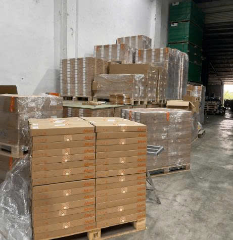 phan-loai-va-sap-xep-hang-hoa-hop-ly-tren-xe-tai-8-tan-truoc-khi-van-chuyen