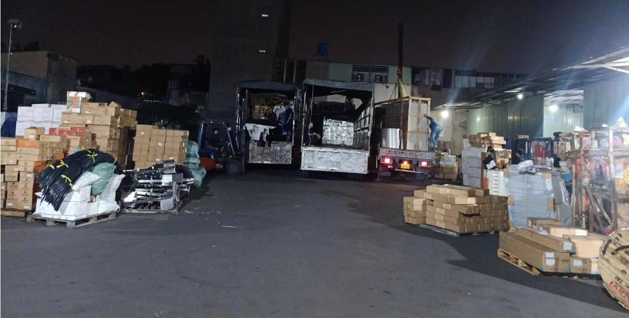 Dịch vụ ghép hàng giúp tối ưu chi phí vận chuyển, phù hợp với lô hàng nhỏ, đảm bảo giao đúng lịch, an toàn và hạn chế phát sinh chi phí. xe-ghep-hang-tiet-kiem-chi-phi-van-chuyen
