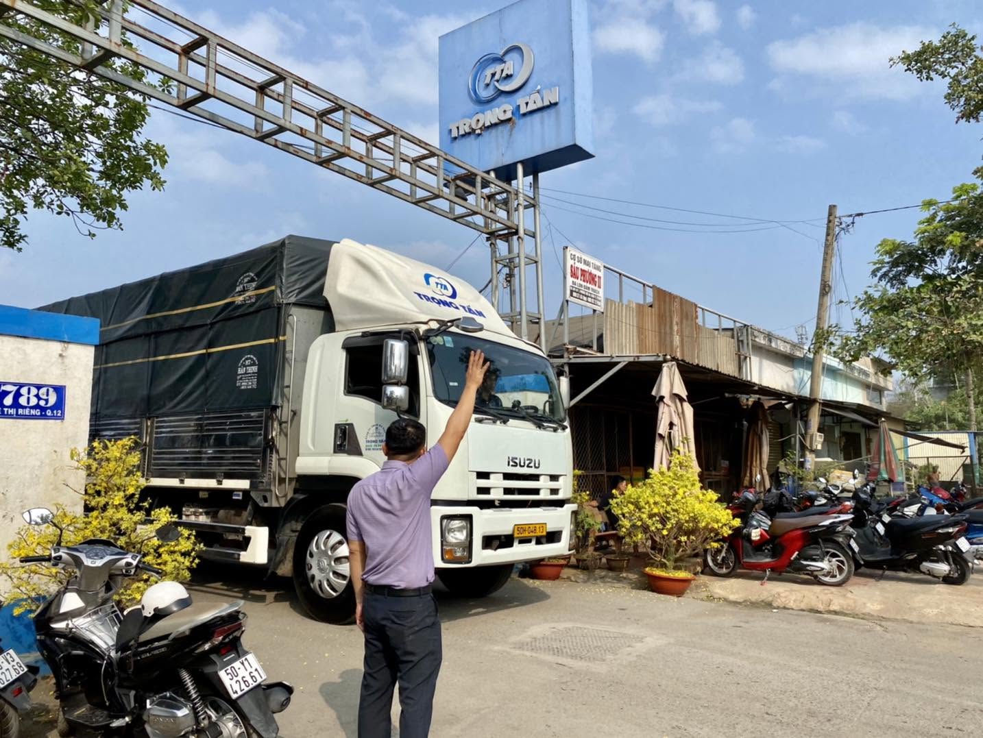 Đơn vị vận tải container lâu năm giàu kinh nghiệm, vận hành ổn định, am hiểu nhiều tuyến đường và chuyên xử lý các loại hàng hóa đặc thù an toàn trong suốt hành trình. Don-vi-van-tai-container-lau-nam-giau-kinh-nghiem-khai-thac-nhieu-tuyen-duong