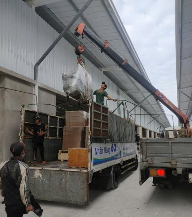 Dịch vụ giao hàng tận nơi từ Đồng Nai đi Đắk Nông, hỗ trợ nhận và giao tận địa chỉ theo yêu cầu, đảm bảo an toàn, đúng tiến độ và tiết kiệm thời gian. giao-hang-tan-noi-nhanh-chong-an-toan-dung-hen-tu-dong-nai-di-dak-nong