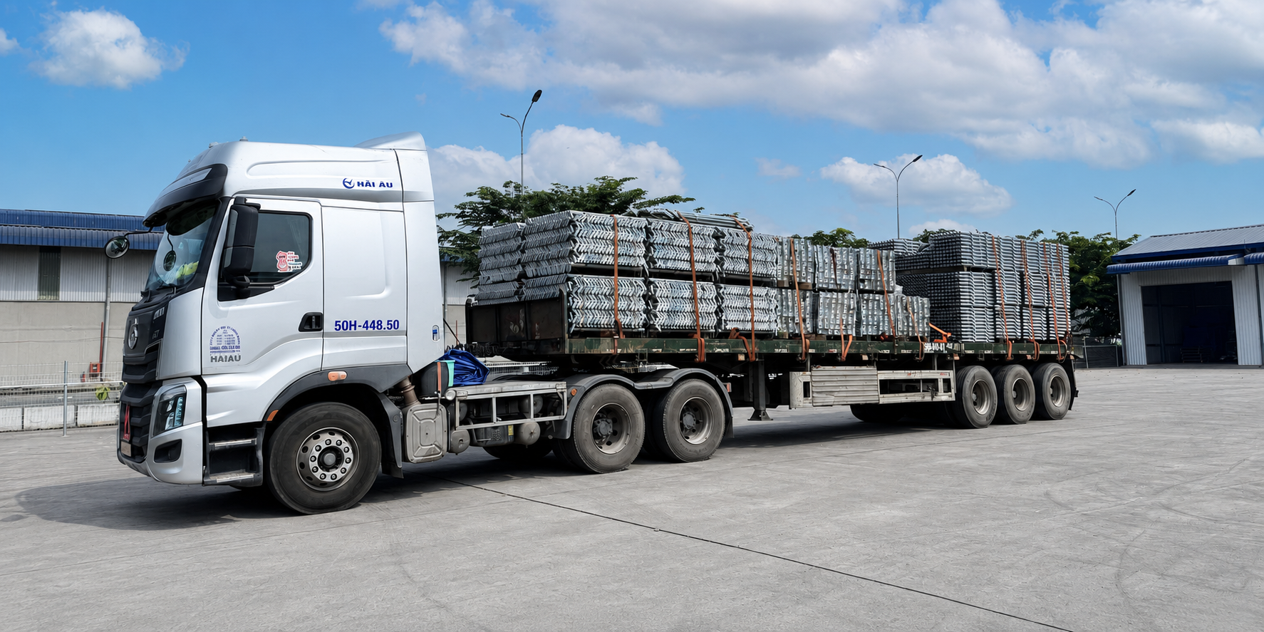 Vận chuyển thiết bị cơ khí, kết cấu thép và hàng dự án kích thước lớn, bảo đảm sắp xếp khoa học, an toàn và đúng yêu cầu kỹ thuật. van-chuyen-ket-cau-thep-va-thiet-bi-cong-trinh