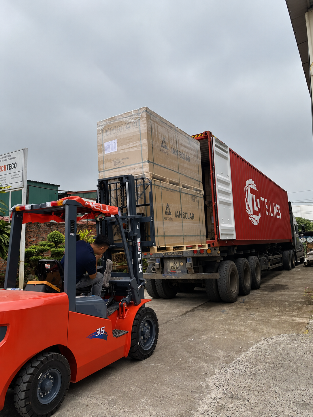 Xe đầu kéo chuyên vận chuyển hàng container, hàng pallet và hàng xuất nhập khẩu, đáp ứng giao nhận tại cảng, kho bãi, khu công nghiệp an toàn, đúng tiến độ. van-chuyen-hang-container-hang-pallet-va-hang-xuat-nhap-khau-bang-xe-dau-keo