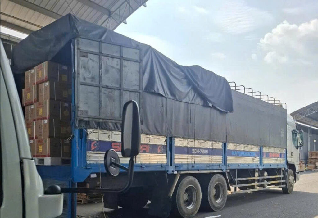 Xe tải 15 tấn giao hàng tận nơi đến KCN Đình Vũ, VSIP Hải Phòng, Tràng Duệ, Nam Cầu Kiền, Deep C và các quận, huyện trên địa bàn Hải Phòng. giao-hang-den-cac-khu-cong-nghiep-hai-phong-dung-tien-do-moi-ngay-lien-tuc