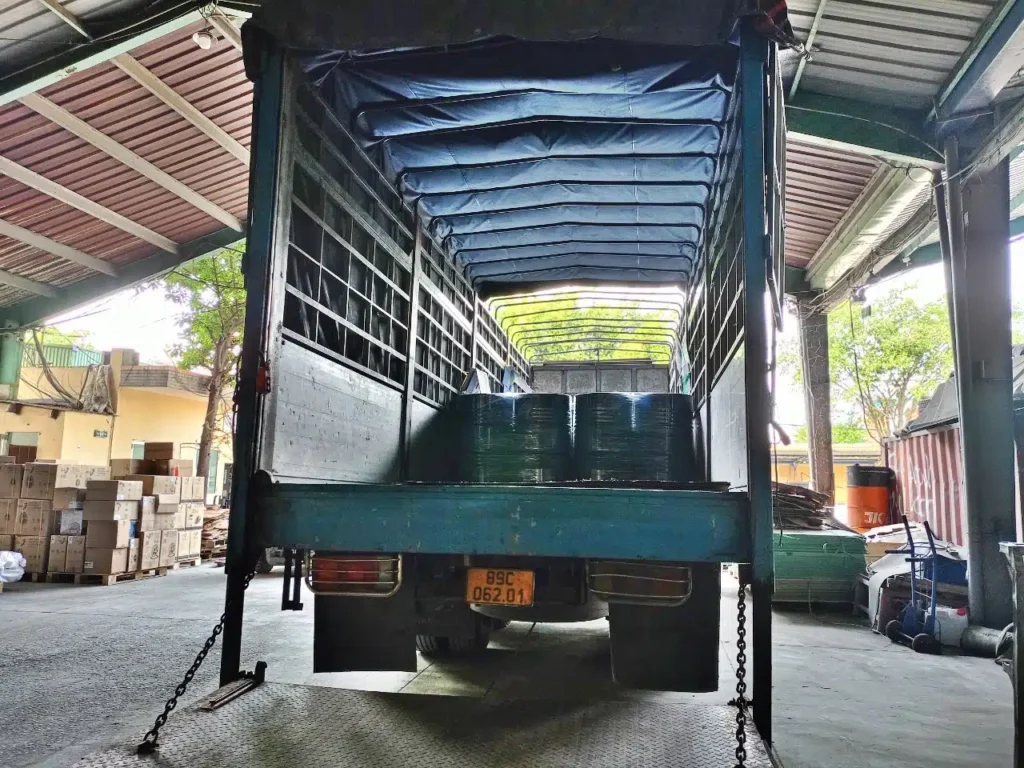 Xe tải 15 tấn giao hàng đến các khu công nghiệp Thăng Long II, Phố Nối A, Phố Nối B và nhiều khu vực khác tại Hưng Yên. giao-hang-den-cac-khu-cong-nghiep-hung-yen-dung-lich