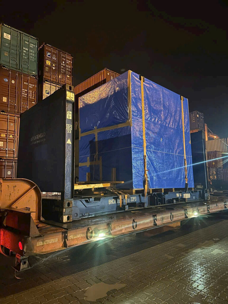 Xe đầu kéo chuyên vận chuyển container nguyên chuyến, máy móc công nghiệp, thiết bị cơ khí và hàng quá khổ quá tải an toàn, đúng tiến độ, giao nhận toàn quốc xe-dau-keo-van-chuyen-container-may-moc-hang-qua-kho