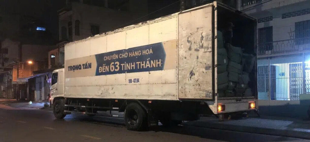 van-chuyen-hang-dien-tu-an-toan-bang-thung-kin