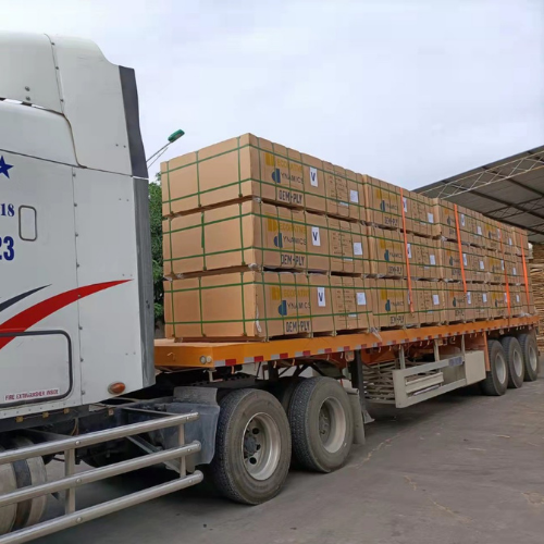Xe đầu kéo moóc sàn chuyên vận chuyển nhiều loại hàng hóa với mặt sàn rộng, thuận tiện bốc xếp, đáp ứng linh hoạt nhu cầu giao nhận trên nhiều tuyến đường. mooc-san-van-chuyen-da-dang-hang-hoa