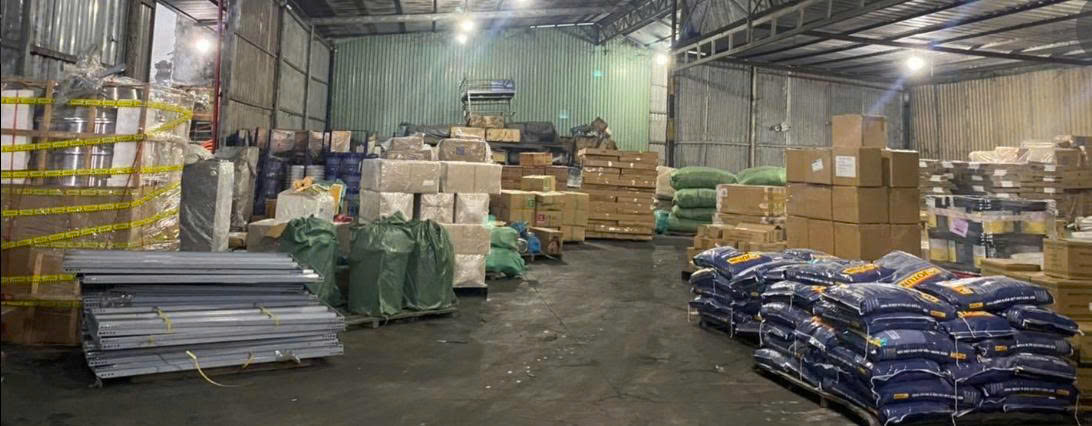 Dịch vụ vận chuyển đa dạng hàng hóa gồm thiết bị cơ khí, máy móc sản xuất, vật tư xây dựng, hàng thương mại và hàng phân phối với thời gian giao nhận linh hoạt, an toàn. chuyen-cho-thiet-bi-cong-nghiep-vat-tu-cong-trinh-va-hang-hoa-phan-phoi-so-luong-lon