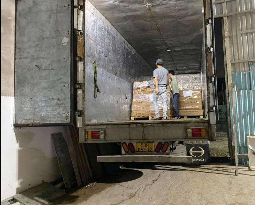 Lập kế hoạch xuất hàng sớm, đóng gói theo đúng tiêu chuẩn và chuẩn bị sẵn hàng hóa giúp điều xe nhanh, rút ngắn thời gian bốc dỡ, hạn chế rủi ro và tối ưu chi phí vận chuyển. chu-dong-lich-xuat-hang-va-dong-goi-dung-tieu-chuan-giup-van-chuyen-nhanh