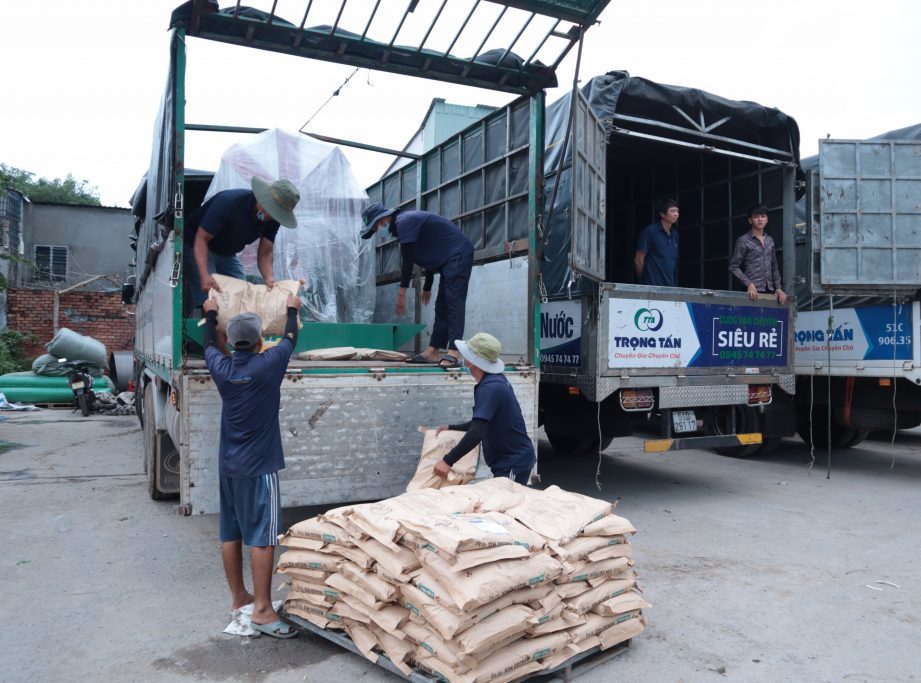 Xe tải 15 tấn mui bạt dài 9,5m chuyên vận chuyển hàng công nghiệp máy móc nội thất vật liệu xây dựng và hàng tiêu dùng từ Tây Ninh đi Yên Bái xe-tai-15-tan-mui-bat-dai-9-5m-van-chuyen-hang-di-yen-bai