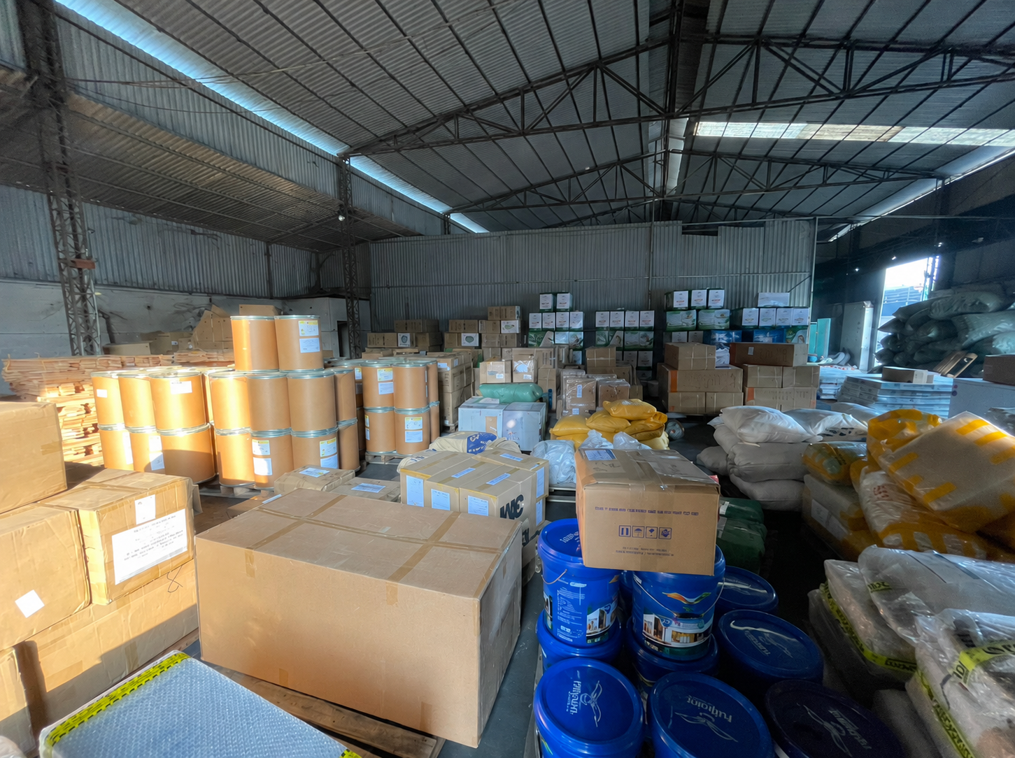 Xe nhận nhiều loại hàng như nông sản, điện máy, nội thất, hàng gia đình, hàng đóng kiện, thiết bị kinh doanh và hàng chuyển kho. cac-nhom-hang-thuong-duoc-van-chuyen-tu-bac-ninh-di-dak-lak