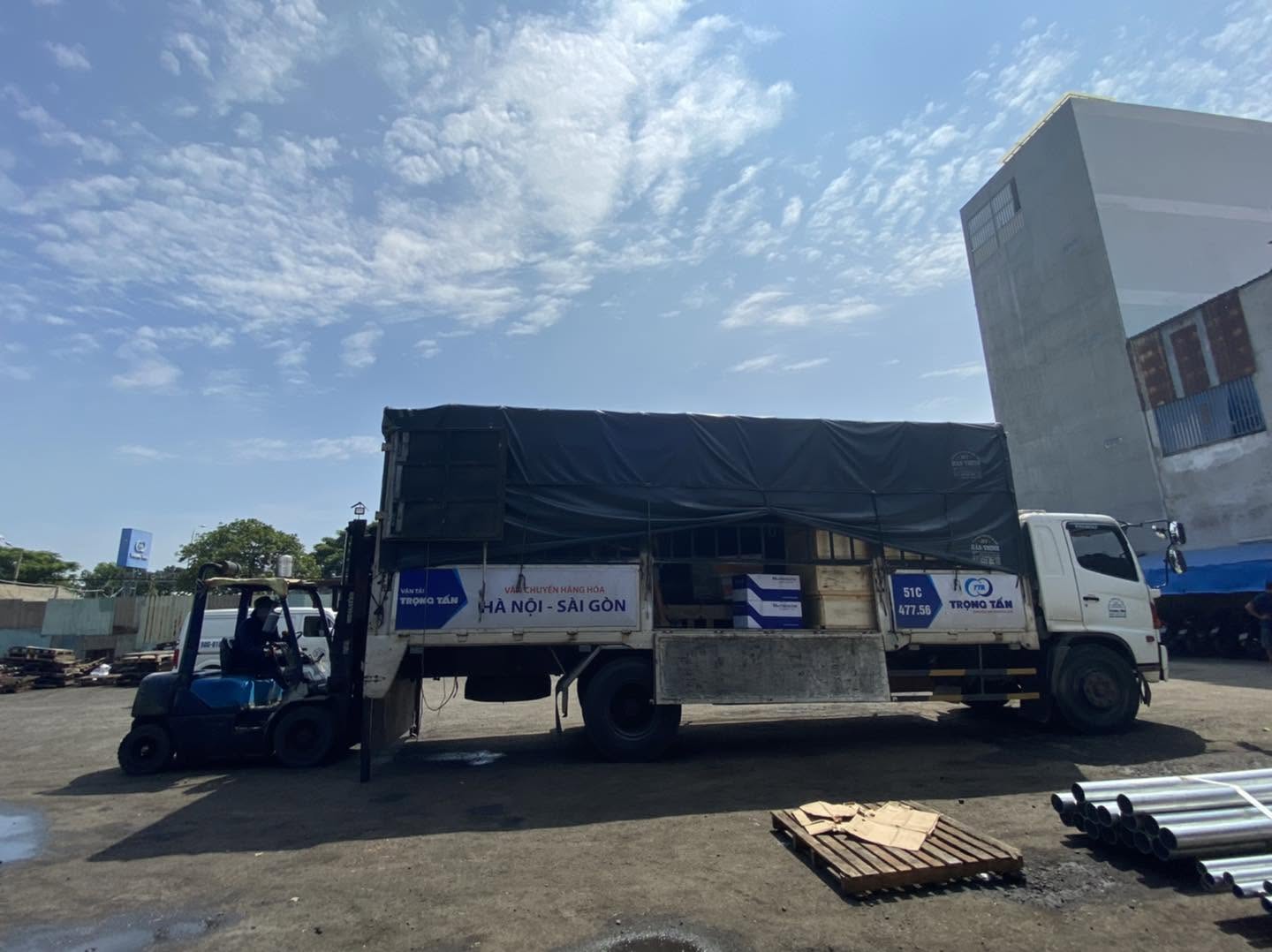 Chành xe hỗ trợ các công đoạn từ lấy hàng, bốc xếp, chằng buộc đến giao tận nơi, giúp khách thuận tiện hơn trong suốt quá trình vận chuyển. ho-tro-lay-hang-boc-xep-chang-buoc-va-giao-tan-noi-bac-ninh-di-ben-tre