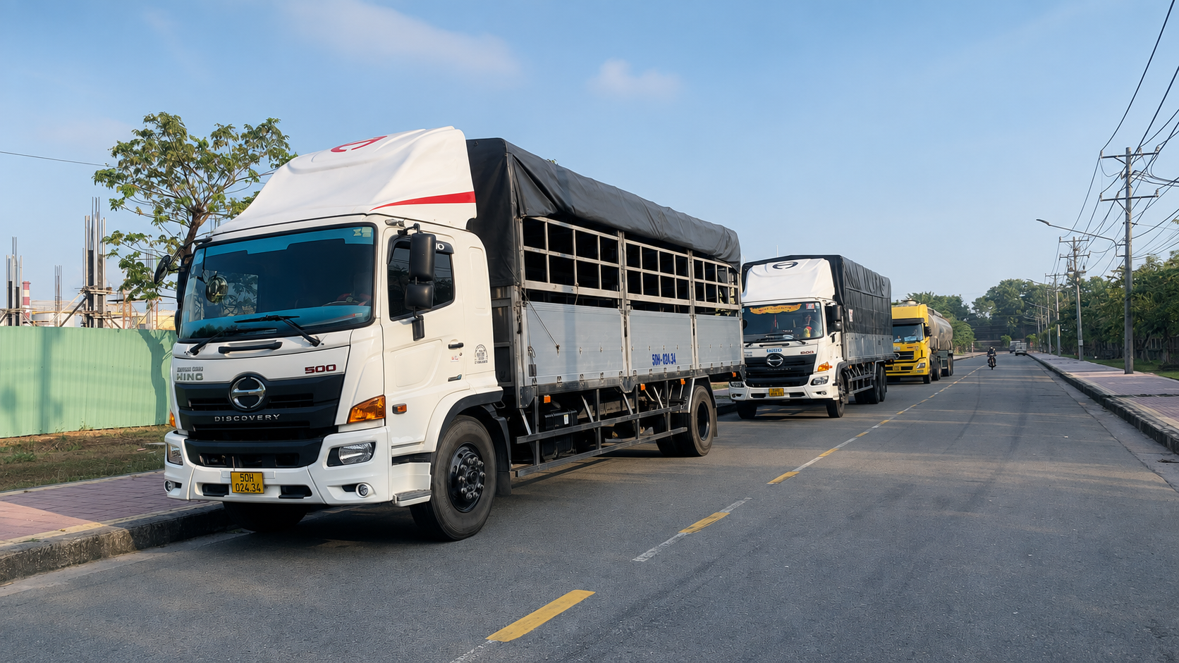 Xe tải nhận hàng tại kho, nhà máy hoặc điểm tập kết và vận chuyển đến các tỉnh theo lịch giao nhận đã thống nhất. dich-vu-xe-tai-giao-hang-di-tinh-nhanh-chong-dung-lich-va-tan-noi