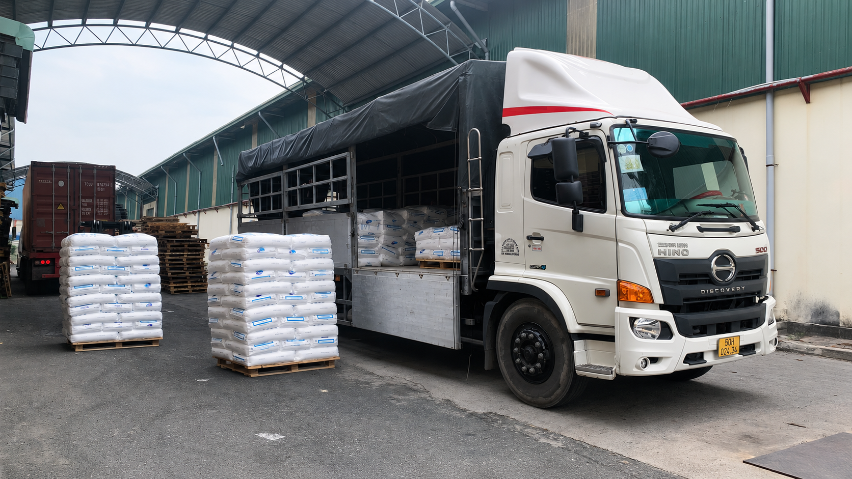 Hình thức nguyên chuyến phù hợp khi lượng hàng nhiều, cần sử dụng phần lớn tải trọng và muốn vận chuyển tập trung trong một chuyến. van-chuyen-nguyen-chuyen-bang-xe-8-tan-phu-hop-voi-lo-hang-lon
