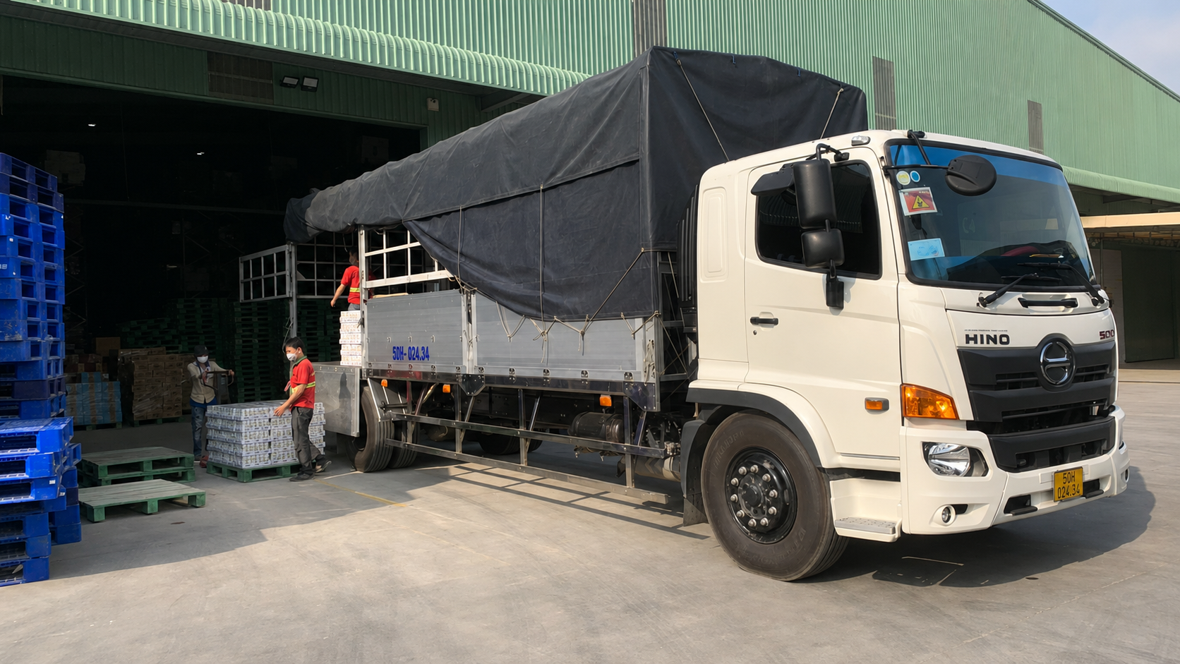 Phương án bao xe phù hợp với lô hàng lớn, máy móc, thiết bị và vật tư cần vận chuyển liền mạch từ kho gửi đến nơi nhận. van-chuyen-nguyen-chuyen-hang-cong-nghiep-bac-ninh-di-dong-nai