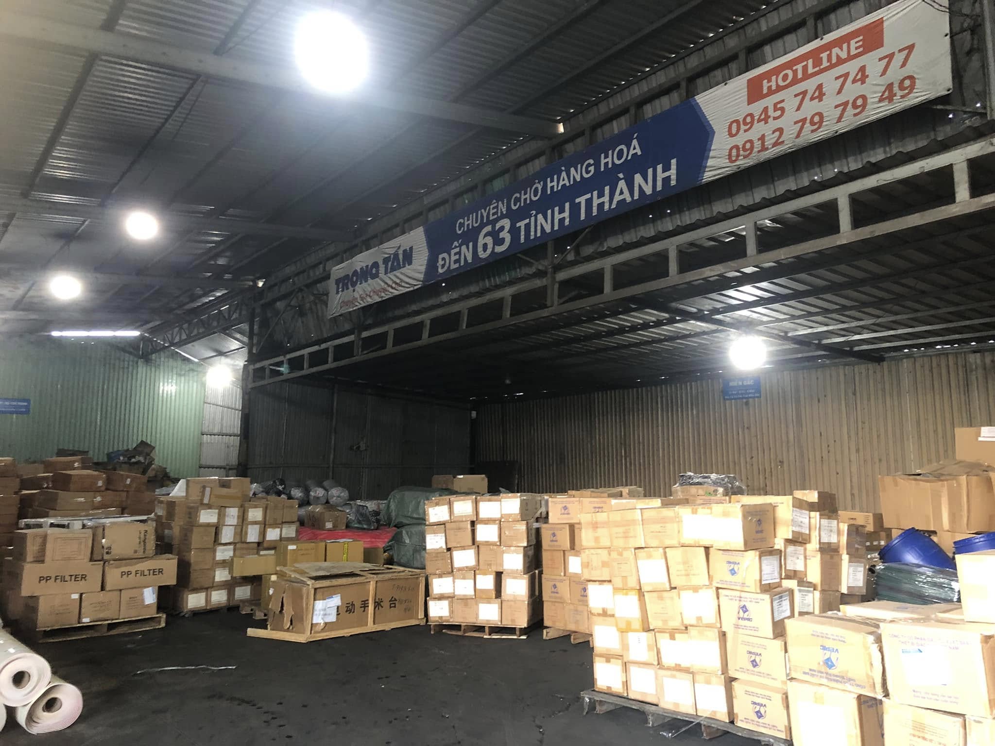 Dịch vụ vận chuyển hàng hóa đều đặn giúp doanh nghiệp chủ động nguồn cung, mở rộng hệ thống kinh doanh và kiểm soát hiệu quả chi phí logistics trong quá trình hoạt động. van-chuyen-on-dinh-giup-doanh-nghiep-duy-tri-nguon-hang-va-mo-rong-thi-truong