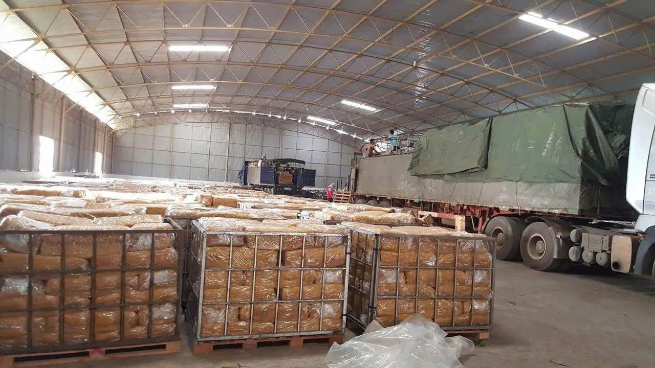 Dịch vụ xe đầu kéo 30 tấn chuyên chở hàng nặng, hàng công nghiệp và hàng số lượng lớn từ Tây Ninh đi Bắc Ninh, giao nhận tận nơi theo yêu cầu khách hàng. xe-dau-keo-30-tan-giao-hang-truc-tiep-den-khu-cong-nghiep