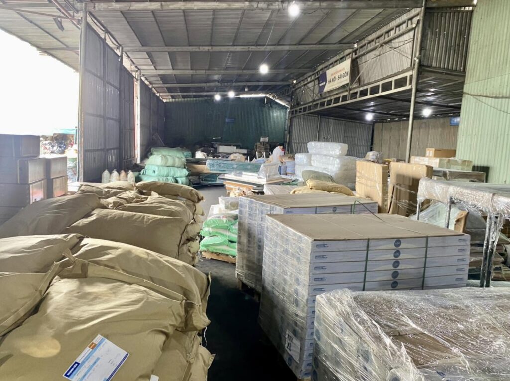 Hàng công nghiệp, vật liệu xây dựng, hàng đóng bao, tấm nhựa, tấm gỗ và thiết bị đóng kiện thường xuyên được vận chuyển từ Tây Ninh đi Quảng Nam bằng xe tải 15 tấn. hang-cong-nghiep-dong-kien-thuong-xuyen-van-chuyen-tu-tay-ninh-di-quang-nam