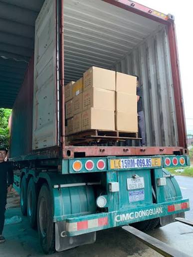 Dịch vụ vận chuyển hàng tiêu dùng đi Quảng Ninh bằng xe container 20ft, 40ft đảm bảo an toàn, không lo hư hỏng hay ngấm nước. Van-chuyen-hang-tieu-dung-di-Quang-Ninh-bang-xe-container-an-toan