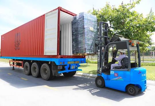 Dịch vụ vận chuyển hàng linh kiện nhựa đi khu công nghiệp Quế Võ an toàn, cước phí cạnh tranh, đảm bảo không trầy xước hay móp méo Giao-linh-kien-nhua-tan-noi-tai-Que-Vo-Bac-Ninh