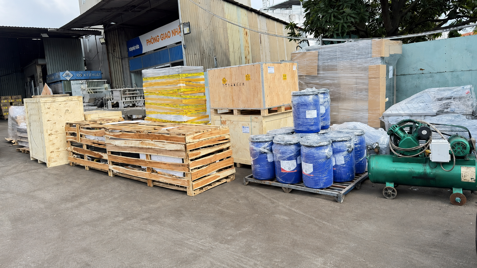Nhận chở máy móc, thiết bị sản xuất, linh kiện, phụ tùng, thiết bị điện, nội thất, hàng cồng kềnh và hàng chuyển kho từ Bắc Ninh đi Cần Thơ. xe-tai-8-tan-nhan-van-chuyen-da-dang-hang-hoa-bac-ninh-di-can-tho
