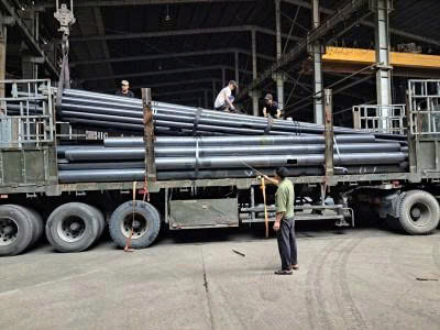 Dịch vụ vận chuyển hàng từ kho tập kết đến Nghệ An, đáp ứng nhu cầu giao nhận hàng hóa theo từng lô lớn. van-chuyen-hang-hoa-so-luong-lon-tu-kho-di-nghe-an