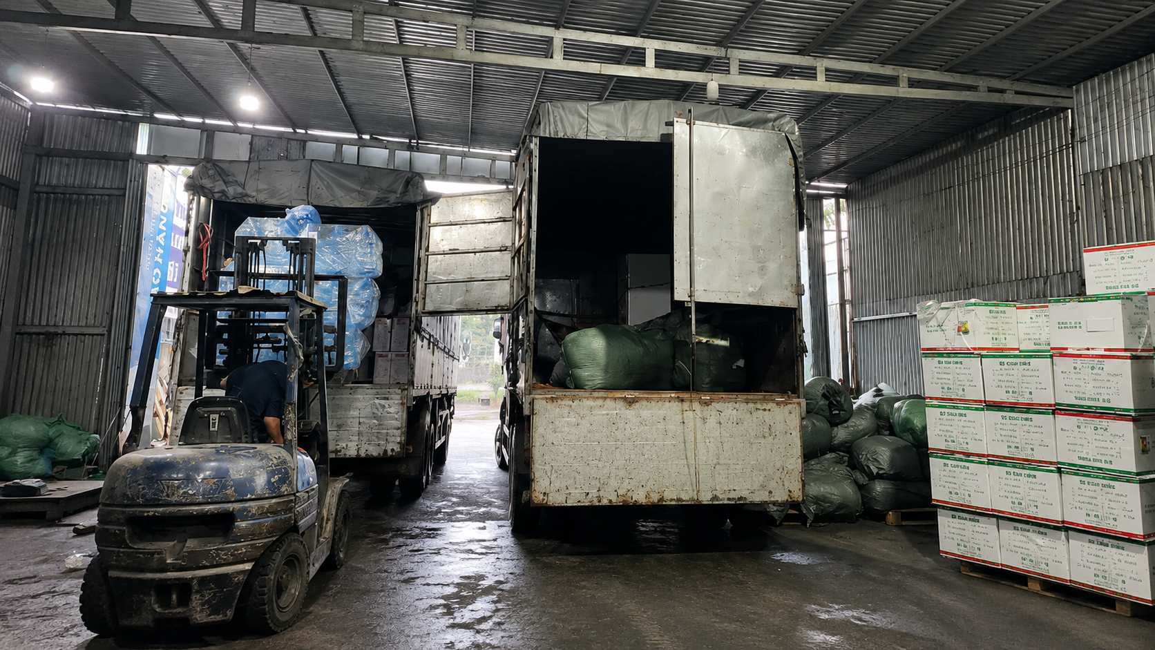 Nguồn hàng được vận chuyển thường xuyên giúp doanh nghiệp chủ động kế hoạch kinh doanh, mở rộng thị trường và nâng cao hiệu quả hoạt động tại Phú Quốc. van-chuyen-on-dinh-giup-doanh-nghiep-mo-rong-hoat-dong-kinh-doanh