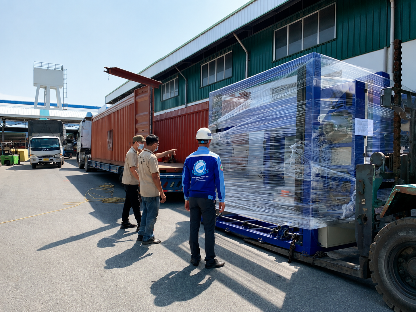 Máy móc công nghiệp, thiết bị nhà xưởng và hàng cơ khí được vận chuyển an toàn trên tuyến Tây Ninh đi Quảng Nam. van-chuyen-may-moc-va-thiet-bi-co-trong-luong-lon