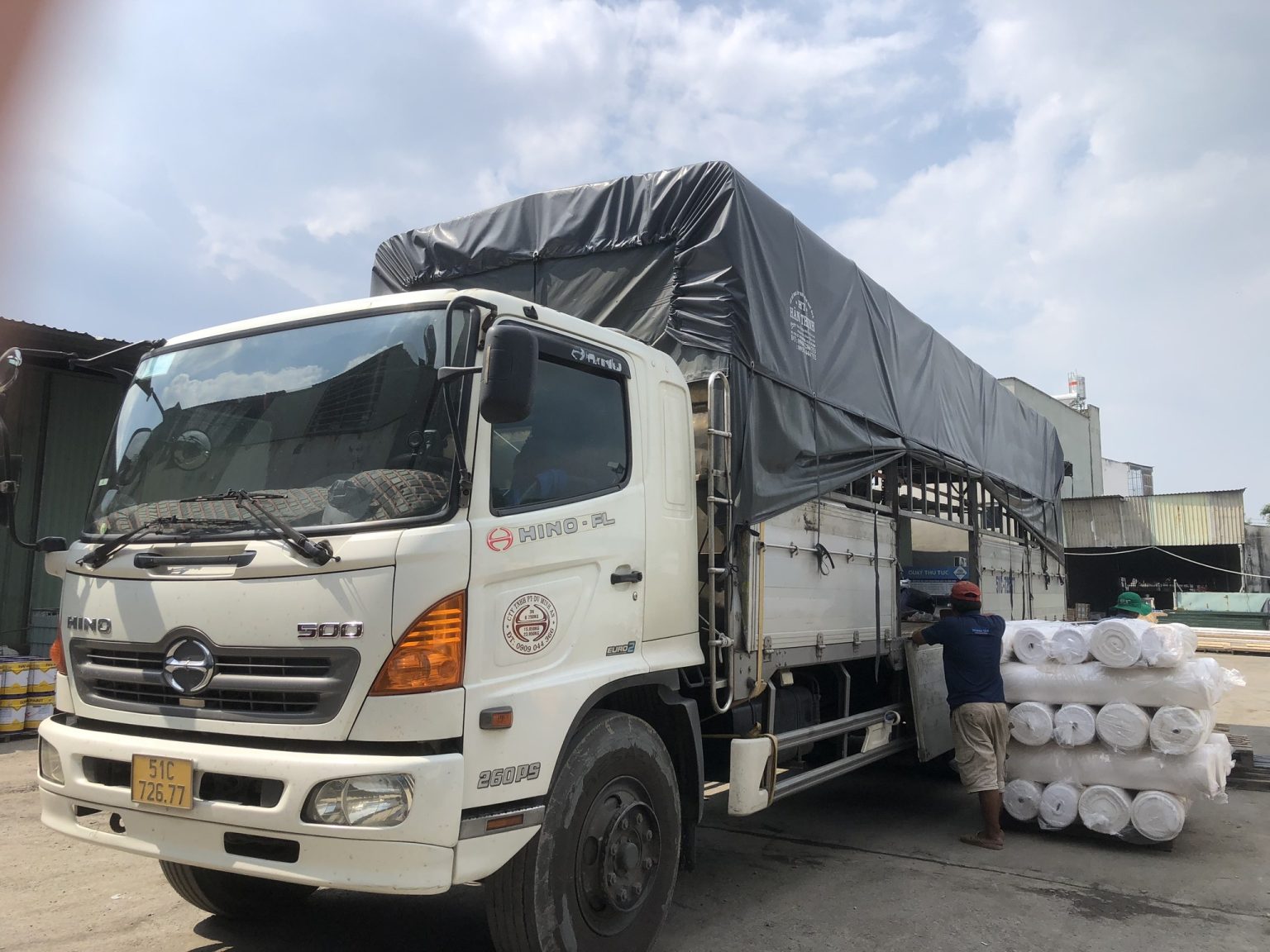 xe-tai-8-tan-van-chuyen-hang-duong-dai-bac-ninh-di-tra-vinh