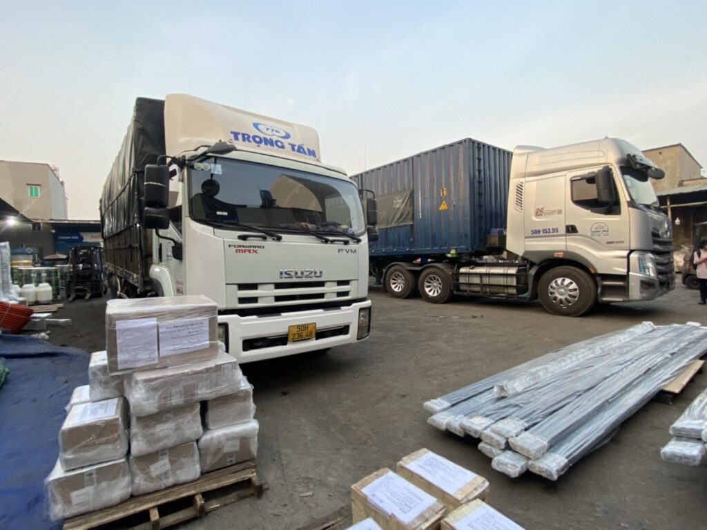 Xe tải 15 tấn nhận vận chuyển hàng hóa đường dài từ Vũng Tàu đến Sơn La, giao hàng tại kho, nhà máy và công trình theo yêu cầu. xe-tai-15-tan-van-chuyen-hang-hoa-duong-dai-vung-tau-den-son-la