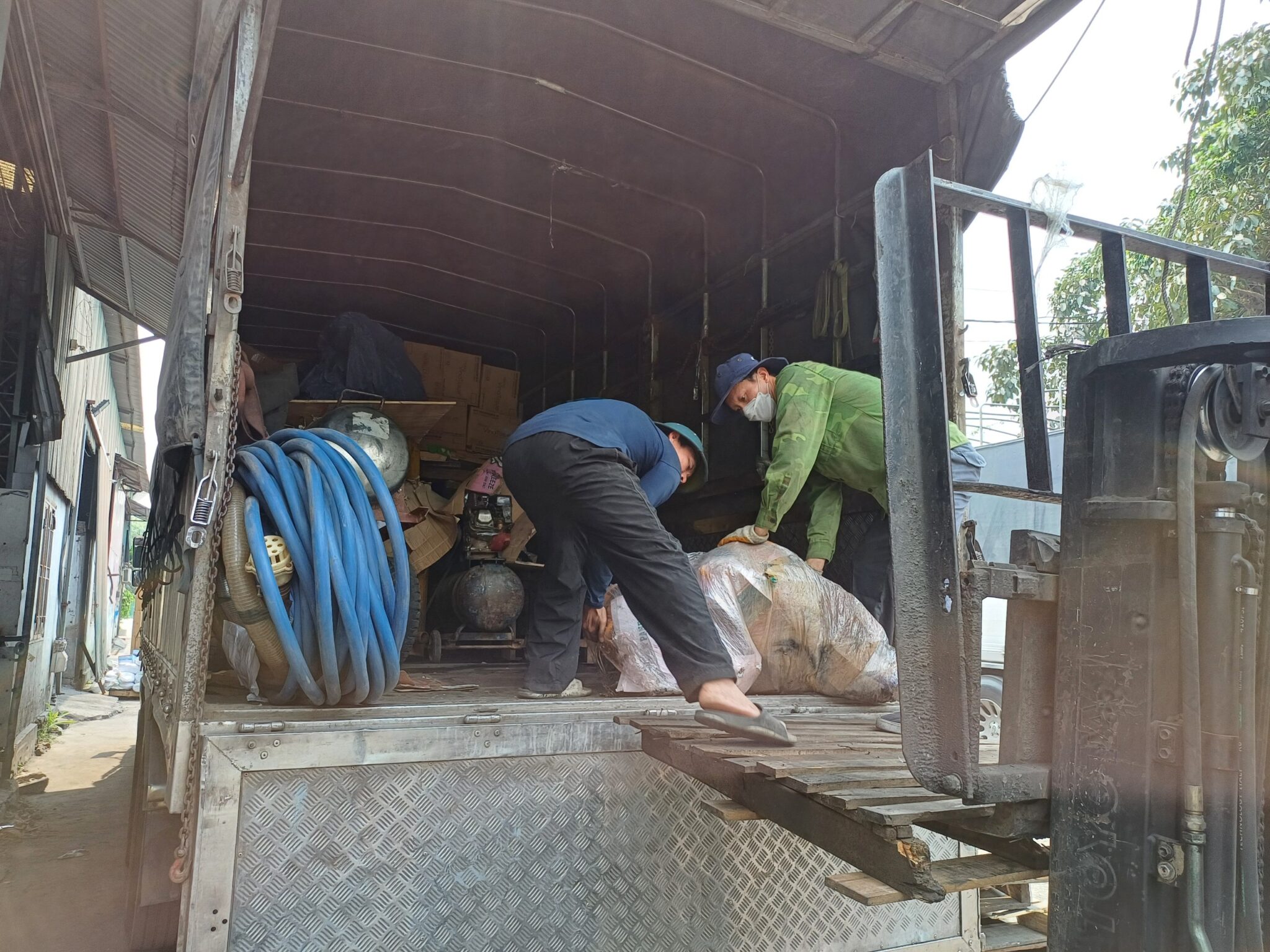 Hỗ trợ nhận hàng tại thành phố Bắc Ninh, Từ Sơn, Yên Phong, Quế Võ, Tiên Du, Thuận Thành và giao đến nhiều khu vực tại Lâm Đồng. xe-tai-8-tan-nhan-hang-tai-bac-ninh-giao-den-cac-huyen-lam-dong