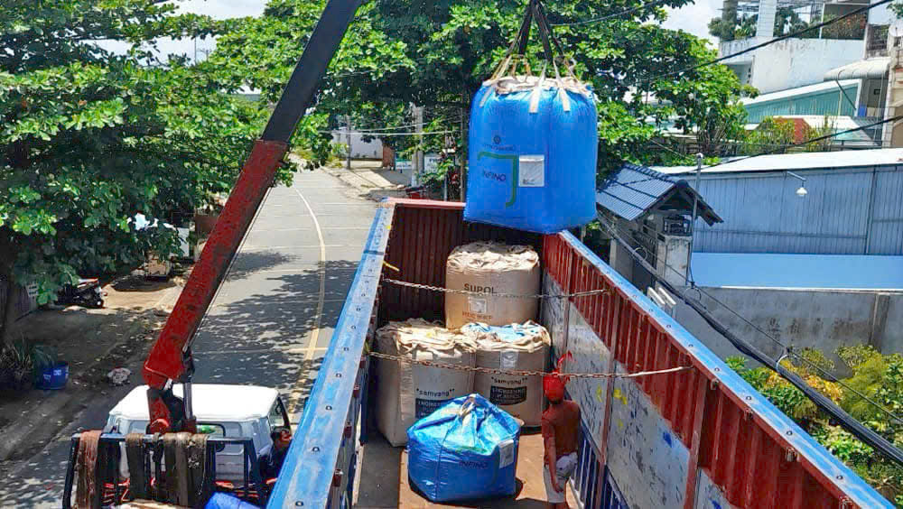 xe-dau-keo-container-van-chuyen-hang-bac-ninh-di-ca-mau