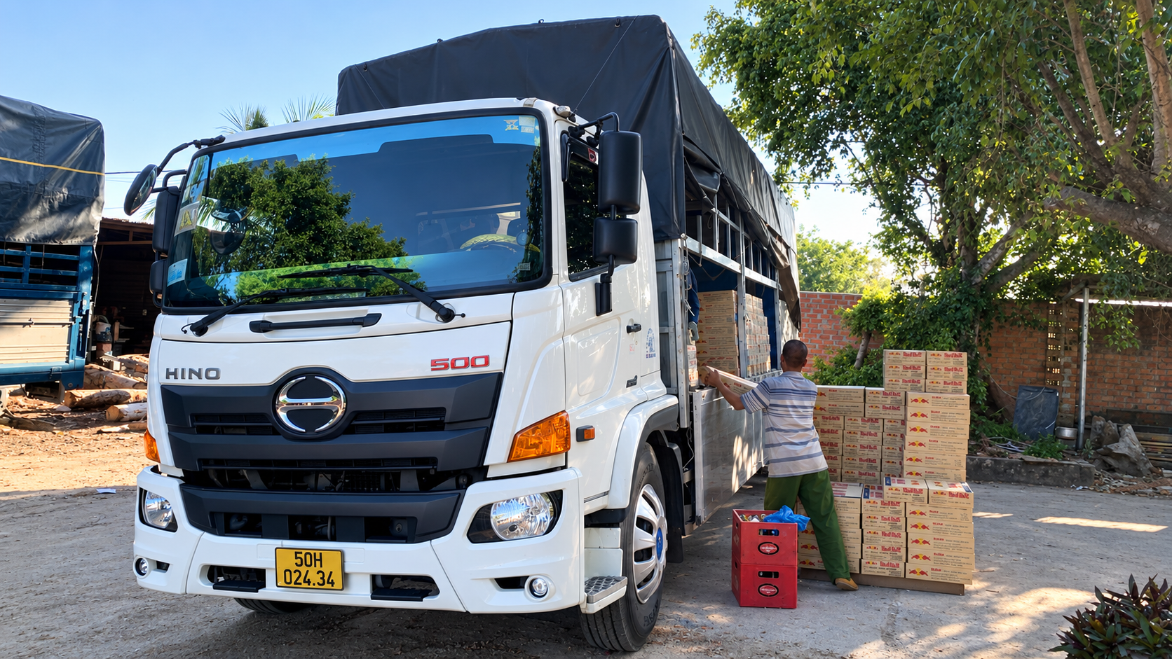 Xe tải nhận chở nước giải khát từ Hưng Yên đi Bà Rịa - Vũng Tàu, phù hợp hàng đóng thùng, pallet và giao đến kho khách hàng. xe-tai-cho-hang-nuoc-giai-khat-tu-hung-yen-di-ba-ria-vung-tau