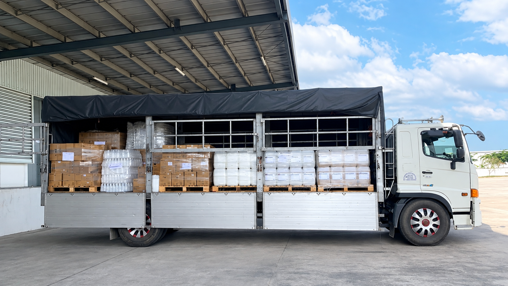 Xe nhận hàng trực tiếp tại kho, nhà máy ở Hưng Yên và giao đến kho, xưởng hoặc địa chỉ khách yêu cầu tại Quảng Ngãi. nhan-hang-tai-kho-nha-may-o-hung-yen