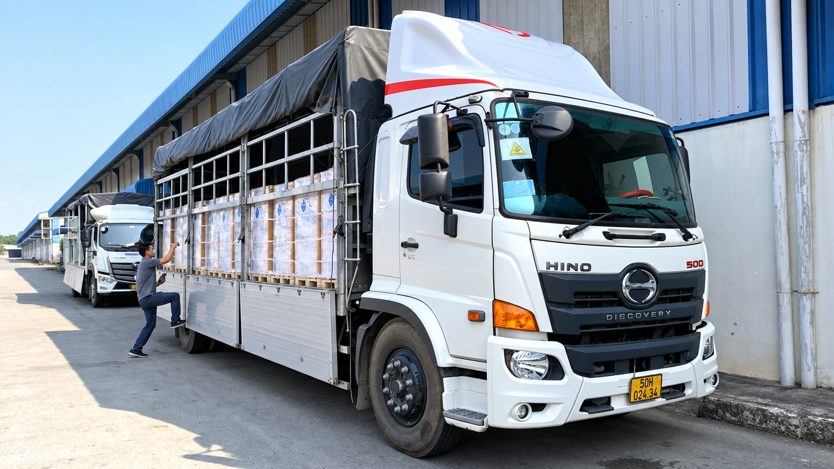 Nhận hàng tại kho Hưng Yên và giao tận nơi đến kho khách hàng tại Lâm Đồng, thuận tiện cho việc nhận và kiểm tra hàng. giao-hang-tan-noi-tai-kho-cho-khach-hang