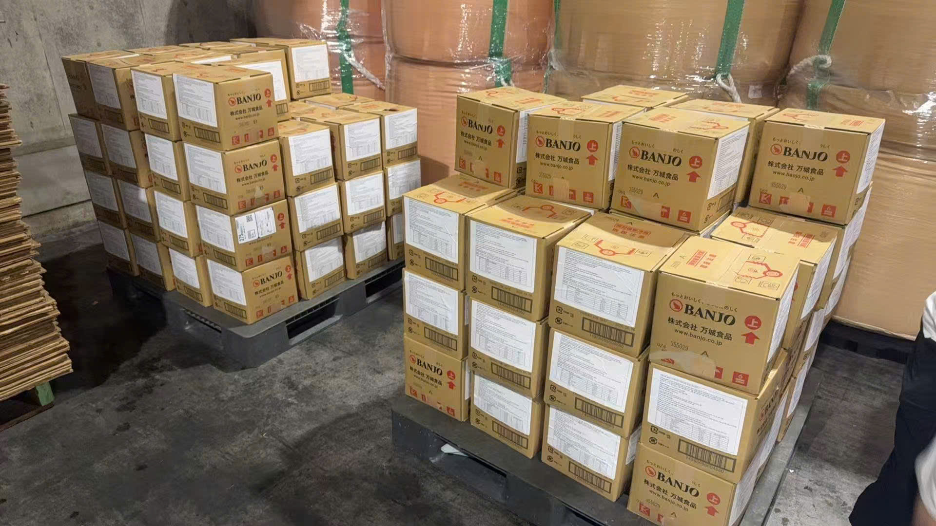 Nhận chở hàng đóng thùng, pallet, máy móc và hàng cồng kềnh bằng xe tải 8 tấn, sắp xếp phù hợp theo trọng lượng và kích thước. xe-tai-8-tan-van-chuyen-hang-dong-thung-pallet-may-moc-va-hang-cong-kenh