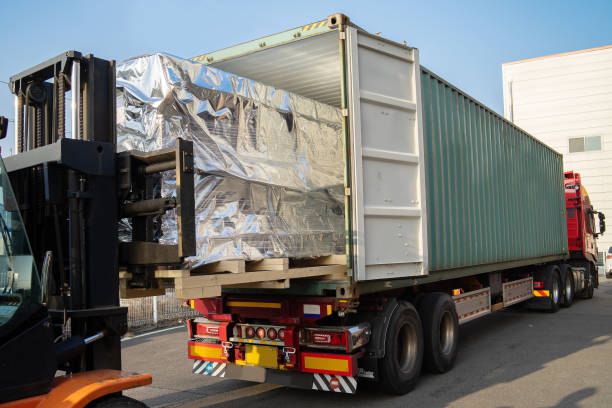 Nhận container tại kho, nhà máy và khu công nghiệp Bắc Ninh, vận chuyển thẳng đến kho hoặc điểm giao tại Quảng Nam. keo-container-hang-hoa-tu-bac-ninh-vao-quang-nam-bang-xe-dau-keo