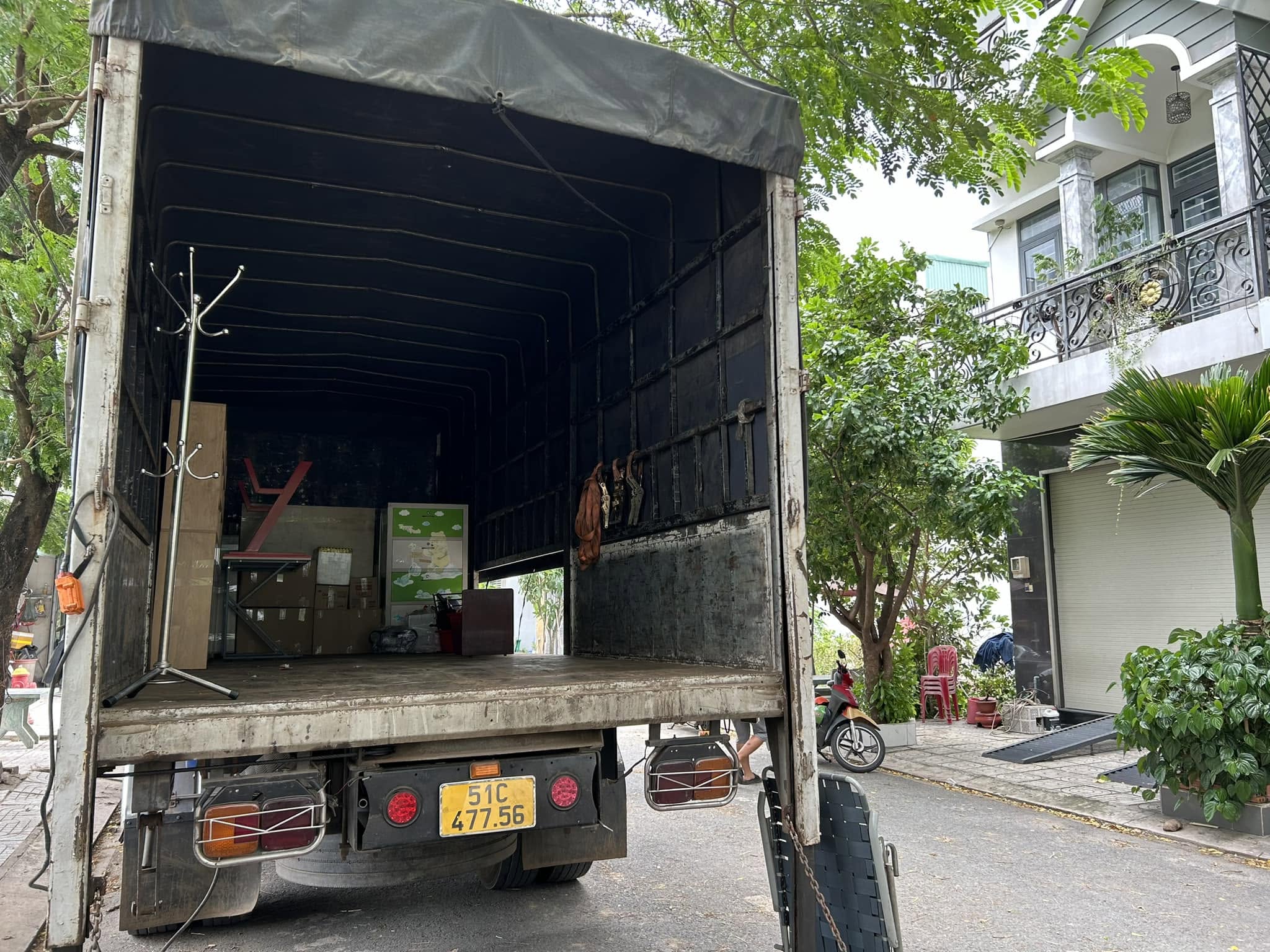 giao-nhan-hang-theo-yeu-cau-bang-xe-tai-8-tan-bac-ninh-di-soc-trang